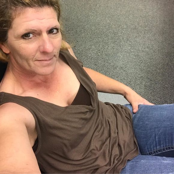 Meet your Posher, Carla - Picture 1 of 1